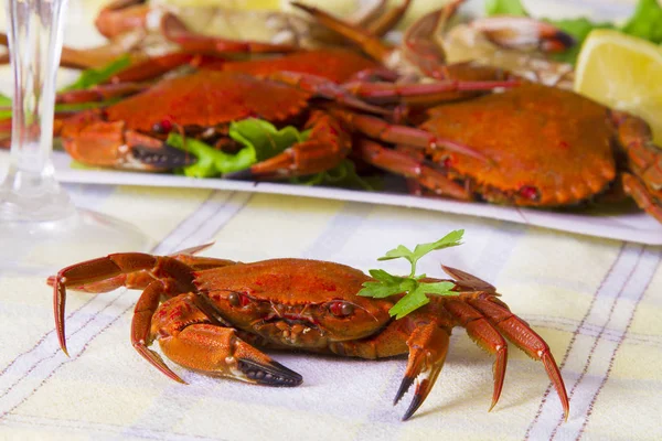 Meeresfrüchte Krabben Mit Salat Und Zitrone — Stockfoto