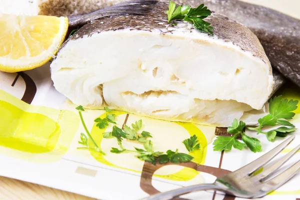 Prato Bacalhau Molho Verde Com Salsa — Fotografia de Stock