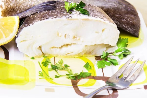 Prato Bacalhau Molho Verde Com Salsa — Fotografia de Stock