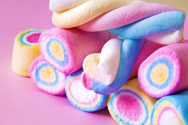 Auswahl Bunten Marshmallows Auf Rosa Hintergrund — Stockfoto