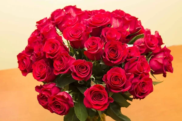 Μπουκέτο Κόκκινα Τριαντάφυλλα — Φωτογραφία Αρχείου