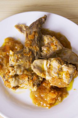 tavşan güveç ile çanak 