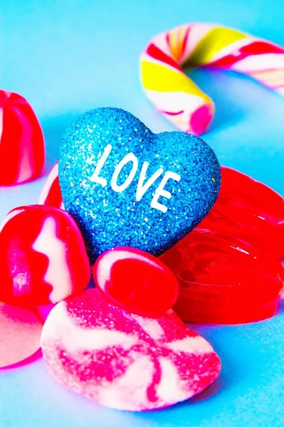 Valentinstag Grußkarte Mit Gummibonbons Und Chupachups — Stockfoto