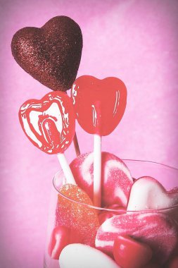 şeker ve kalp lolipop ile cam
