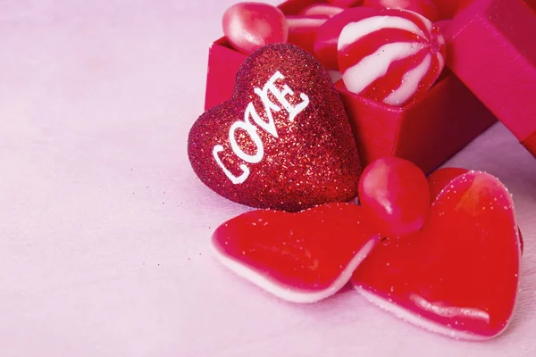 Geschenkbox Mit Gelee Bohnen Auf Rosa Hintergrund — Stockfoto