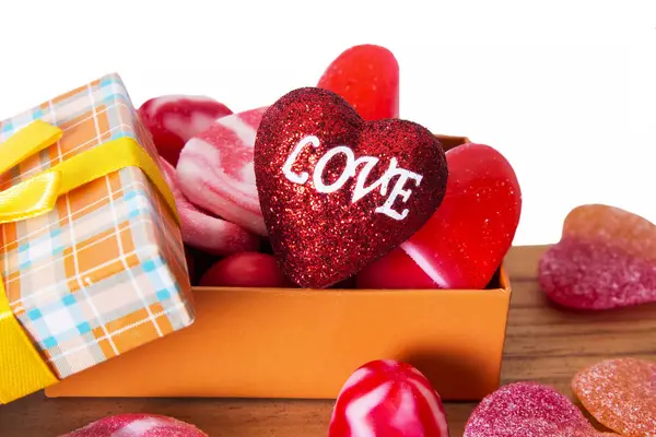 Blahopřání Krabice Tvaru Srdce Cukroví Izolované Bílém — Stock fotografie