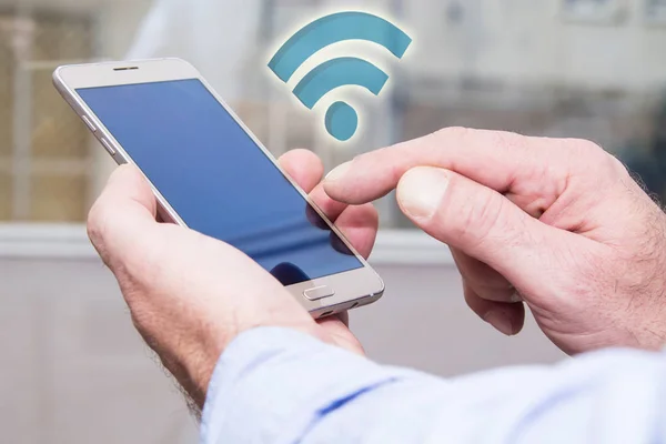 Geschäftsmann Hände Mit Smartphone Mit Wifi Symbol Büro Hintergrund Geschäftsmann — Stockfoto