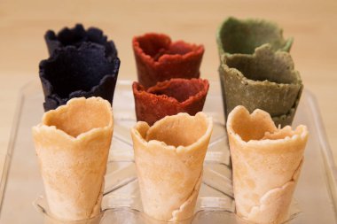 renkli dondurma külahları