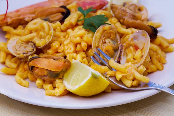 Mariscos Plato Fideua Con Gambas Mejillones Almejas —  Fotos de Stock