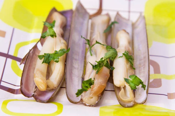 Coltelli Cotti Alla Griglia Con Salsa Verde — Foto Stock