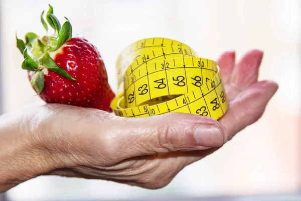 Hands Tape Measure Strawberry Concept Diet Health — Stock Photo, Image