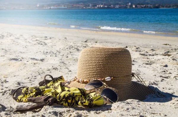 Hoed Zonnebril Bikini Het Landschap Van Het Strand Vakantie Zomer — Stockfoto