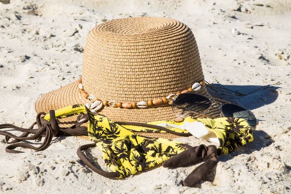 Hat Sunglasses Bikini Landscape Beach Holidays Summer — Stock Photo, Image