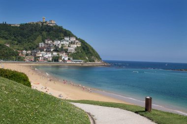 San Sebastian, Donostia, Guipuzcoa, İspanya 'daki deniz kabuğu plajı.