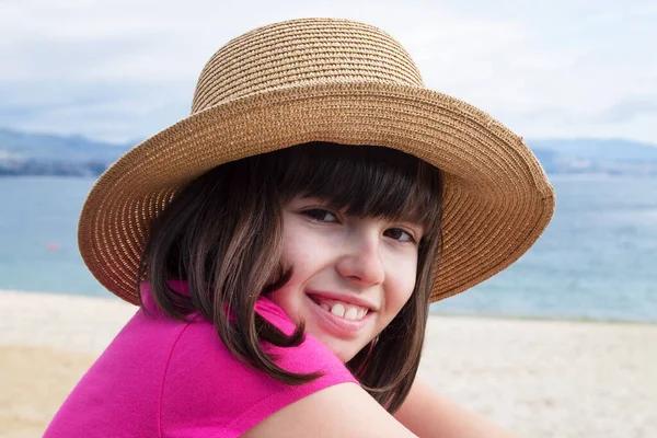 Портрет Дівчини Капелюхом Пляжі — стокове фото
