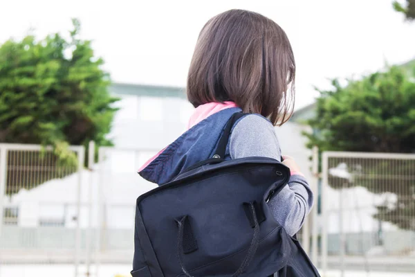 Estudante Com Sua Mochila Seu Caminho Para Escola Campus Volta — Fotografia de Stock