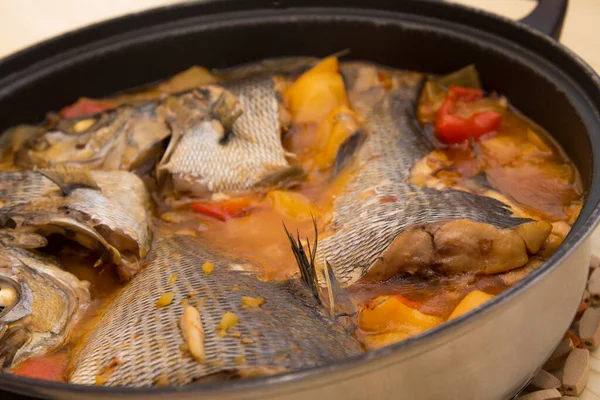 Caçarola Peixe Cozido Com Batatas Madeira — Fotografia de Stock