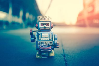 Eski robot oyuncak, vintage renk stili.