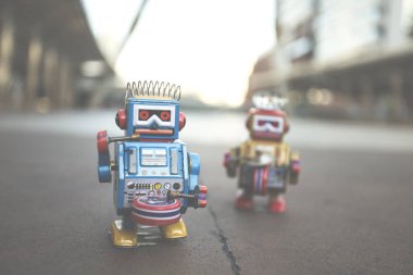 Eski robot oyuncak, vintage renk stili.