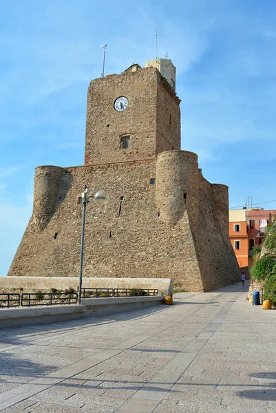 Termoli, Molise, Italië -08 / 07 / 2019- Het kasteel van Zwaben. — Stockfoto
