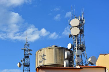 TV yineleyicileri ve cep telefonları nedeniyle elektro duman riski