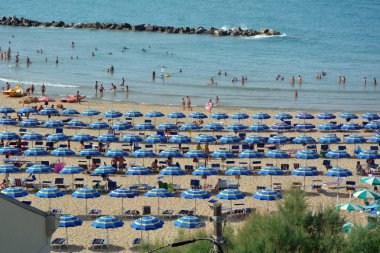 Termoli, Molise, İtalya -08 / 07 / 2019 - Sant 'Antonio' nun kum plajı.