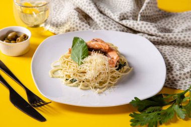 Som balıklı makarna.