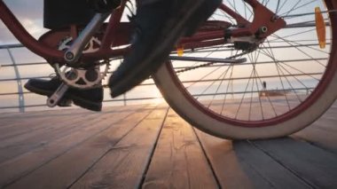 hipster kadın sahil üzerinde