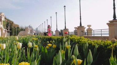 Koşan fitness kadını