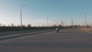adam sürme motosiklet