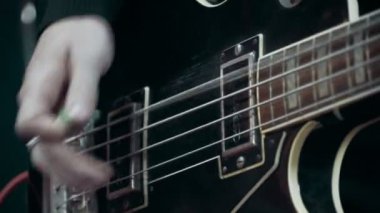 adam oyun gitar