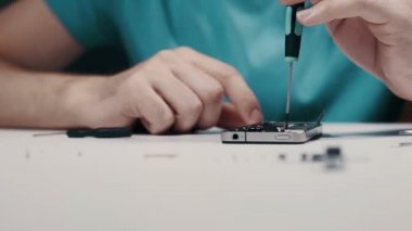 adam onarım Smartphone eller 