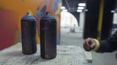 Adam alarak püskürtme