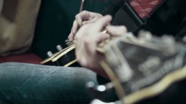 adam oyun gitar