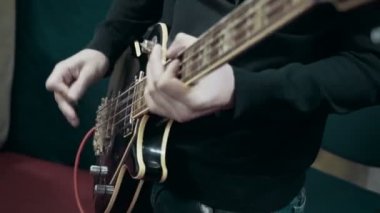 adam oyun gitar
