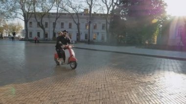 şehir içinde motosiklet sürme Çift 