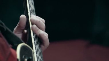 adam oyun gitar