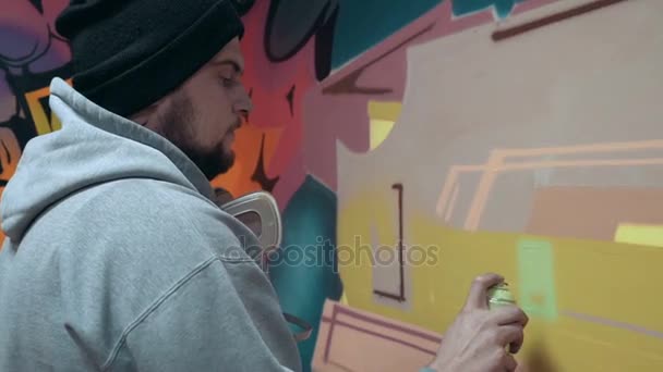 Mężczyzna rysunek graffiti — Wideo stockowe