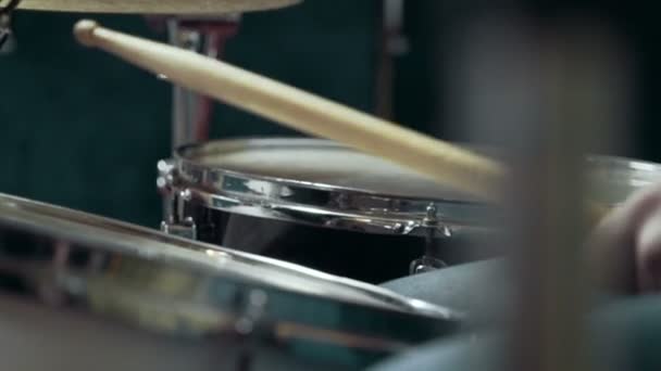 Man play on drum — Stock Video