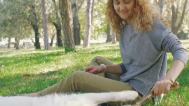 kadın ile köpek park Çal