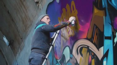 adam çizim grafiti
