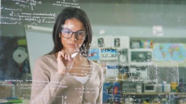 kadın işaretleri camın üzerine yazma