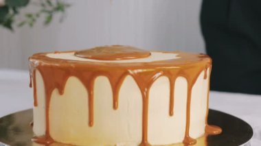 mutfakta yemek erkek