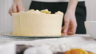 mutfakta yemek erkek