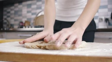 mutfakta yemek erkek