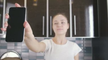 mutfakta yemek erkek