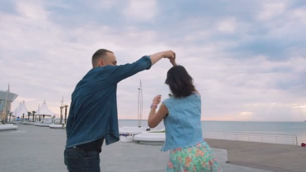 Couple with Quad Roller Skates — Stock Video