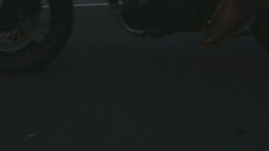 adam sürme motosiklet