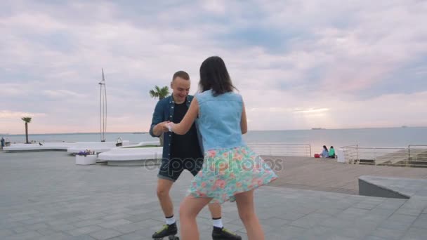 Couple with Quad Roller Skates — Stock Video