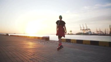 Yalı silindir kadına